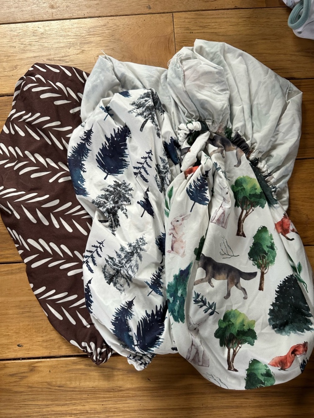 Forest & Wildlife Fitted bassinet Sheet - White, Green, Blue, Brown
